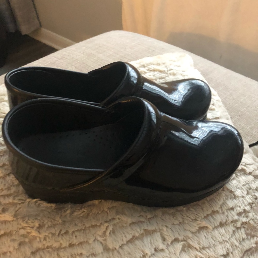 Dansko | Women’s Professional Mule | Black Patent
